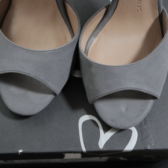 Banana Republic "Juliet" Grey Peep Toe Bootie Sandals - Size 6 - Picture 6 of 8